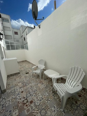 OPORTUNIDAD! 2 AMB LATERAL CON PATIO TOTALMENTE ABIERTO Y SOLEADO - RECICLADO A NUEVO - BAJAS EXPENSAS!!
