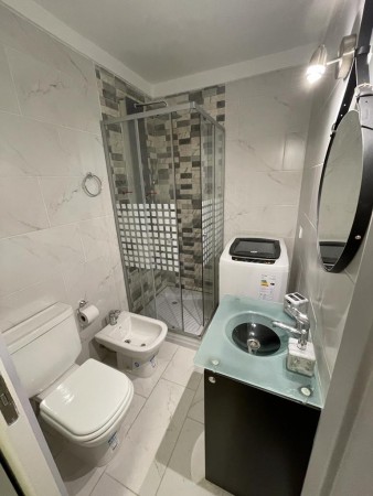 EN VENTA ...... !!!!! EXCELENTE UBICACIÓN ¡¡¡¡ Departamento 2 ambientes , totalmente reciclado a nuevo, equipado y amoblado, ubicado sobre calle Bolivar al 3600, a una cuadra de Plaza Peralta Ramos y de la Clínica Colón y a pocas cuadras del centro de la
