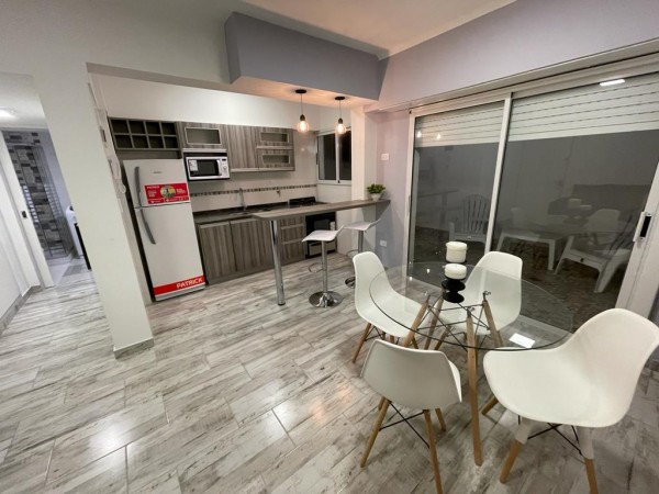 EN VENTA ...... !!!!! EXCELENTE UBICACIÓN ¡¡¡¡ Departamento 2 ambientes , totalmente reciclado a nuevo, equipado y amoblado, ubicado sobre calle Bolivar al 3600, a una cuadra de Plaza Peralta Ramos y de la Clínica Colón y a pocas cuadras del centro de la