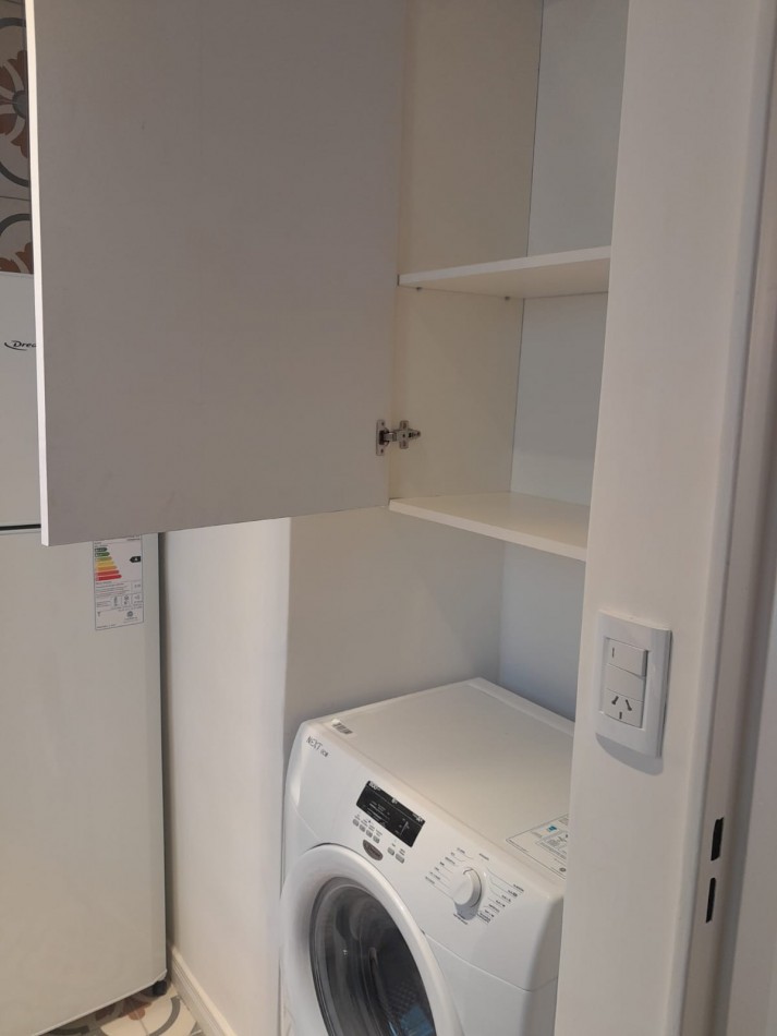 Venta de hermoso departamento 2 ambientes a la calle con balcon saliente