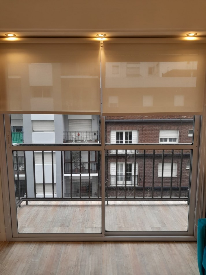 Venta de hermoso departamento 2 ambientes a la calle con balcon saliente