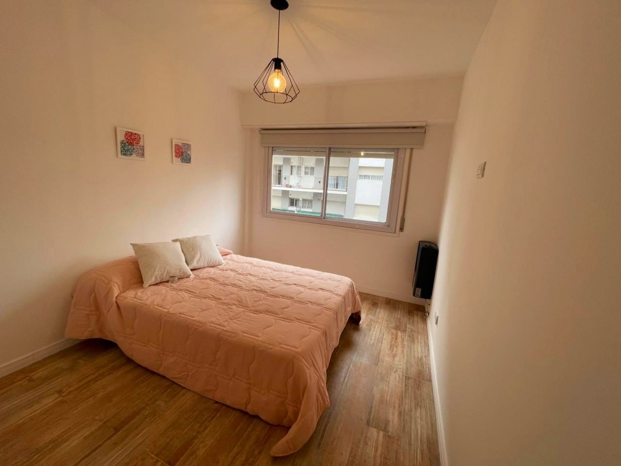 Venta de hermoso departamento 2 ambientes a la calle con balcon saliente