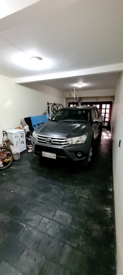 VENTA DE CHALET DE ESTILO BARRIO LA PERLA 