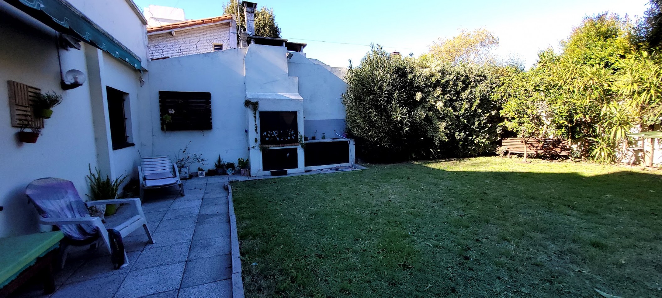 VENTA DE CHALET DE ESTILO BARRIO LA PERLA 