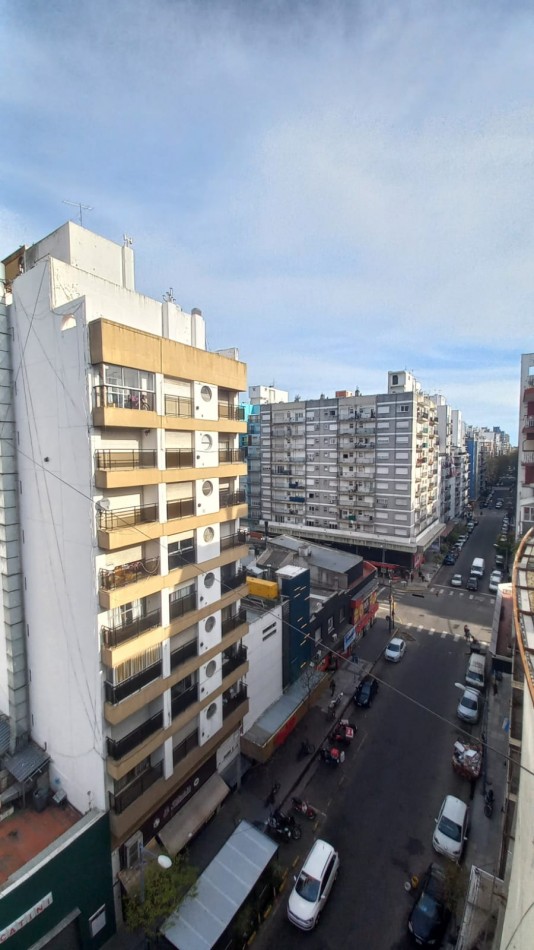 venta de departamento de 2 ambientes Totalmente amoblado y decorado zona centro excelente 