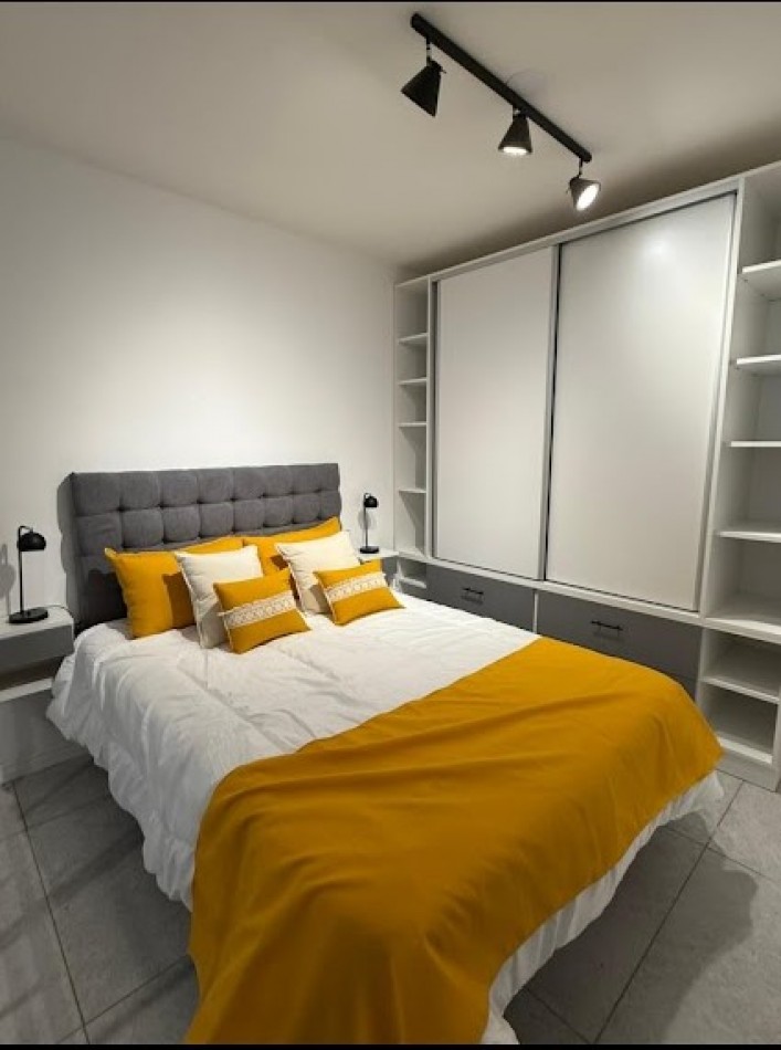 VENTA DE AMPLIO MONOAMBIENTE TOTALMENTE DECORADO Y AMOBLADO