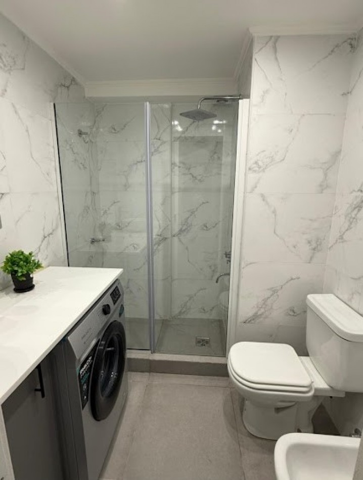 VENTA DE AMPLIO MONOAMBIENTE TOTALMENTE DECORADO Y AMOBLADO