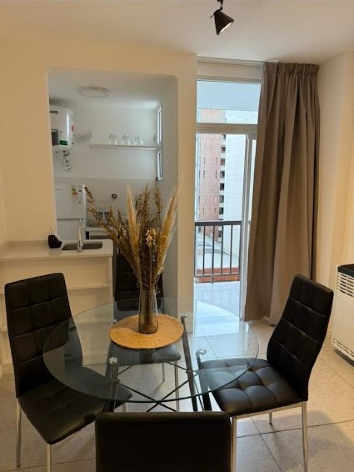 VENTA DE AMPLIO MONOAMBIENTE TOTALMENTE DECORADO Y AMOBLADO