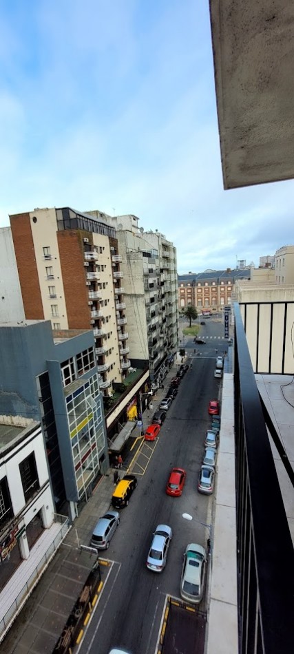 VENTA DEPARATAMENTO DE TRES AMBIENTES ZONA CENTRO 