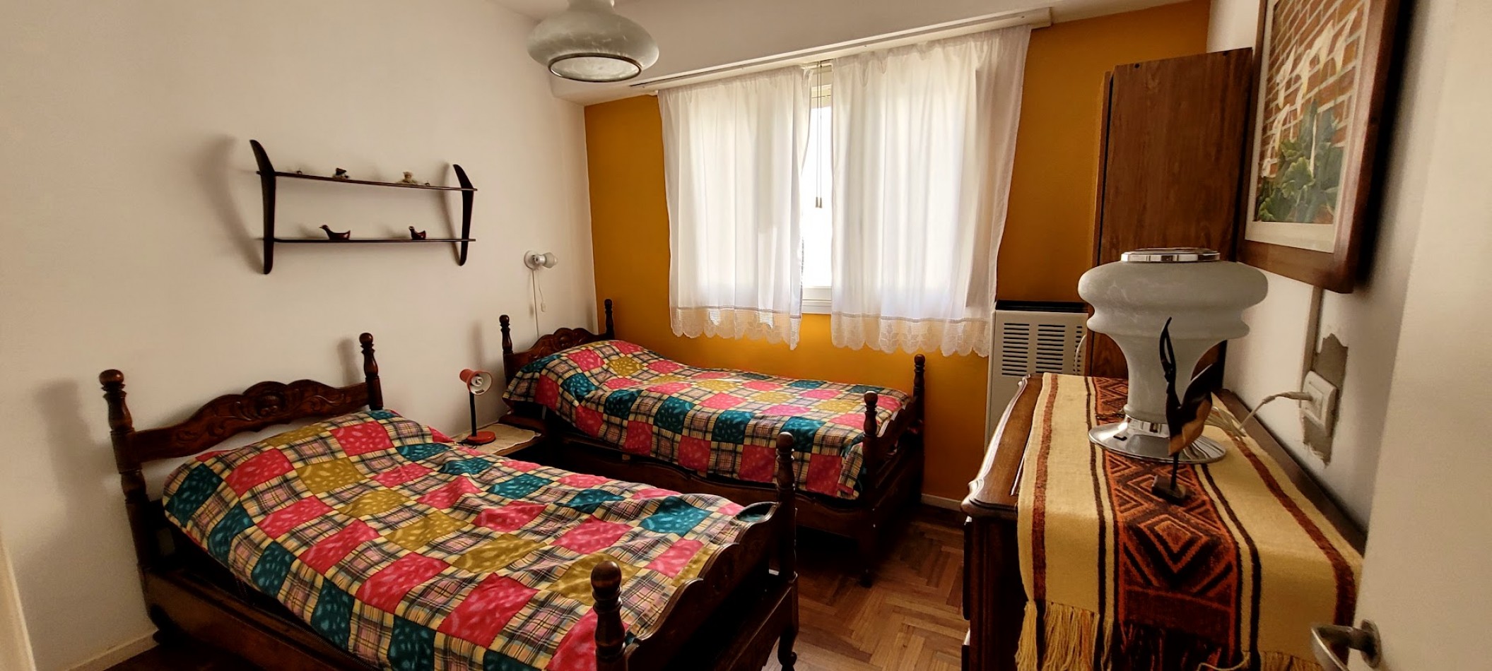 Venta de departamento de dos ambientes con dependencia de servicio en pleno centro de Mar del Plata 