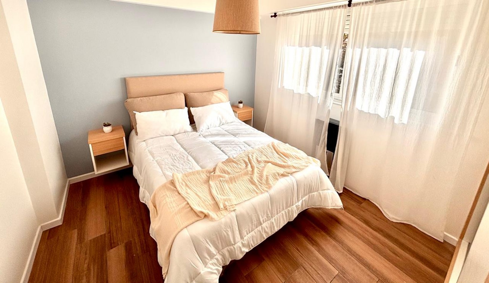Venta departamento de dos ambientes con balcon a la calle totalmente reciclado y decorado 