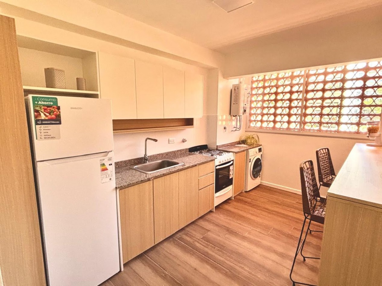Venta departamento de dos ambientes con balcon a la calle totalmente reciclado y decorado 