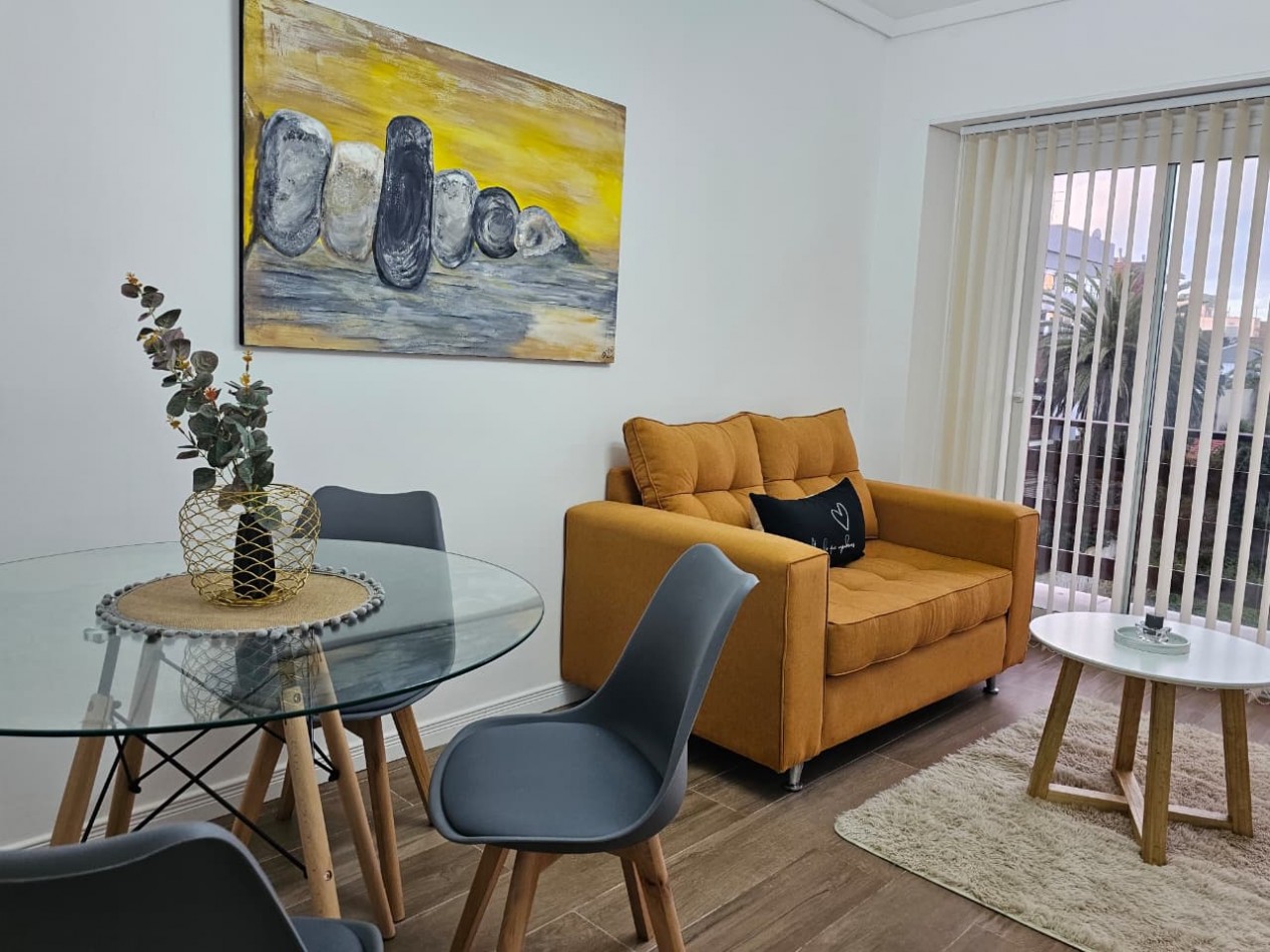 Excelente oportunidad: se vende departamento amoblado de dos ambientes al frente, con balcon y vista parcial al mar.