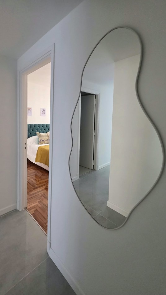 venta de departamento de dos ambientes con dependencia , balcon y vista lateral al mar 
