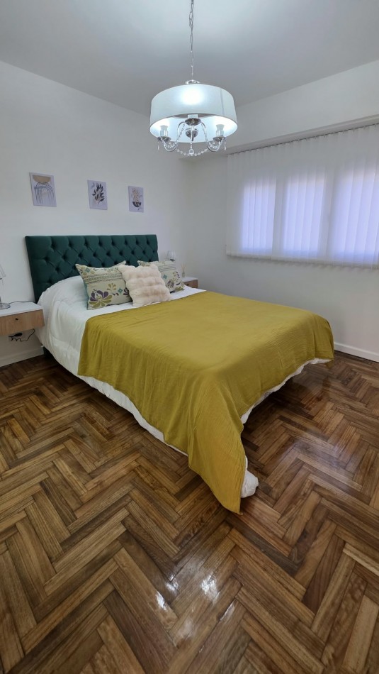 venta de departamento de dos ambientes con dependencia , balcon y vista lateral al mar 