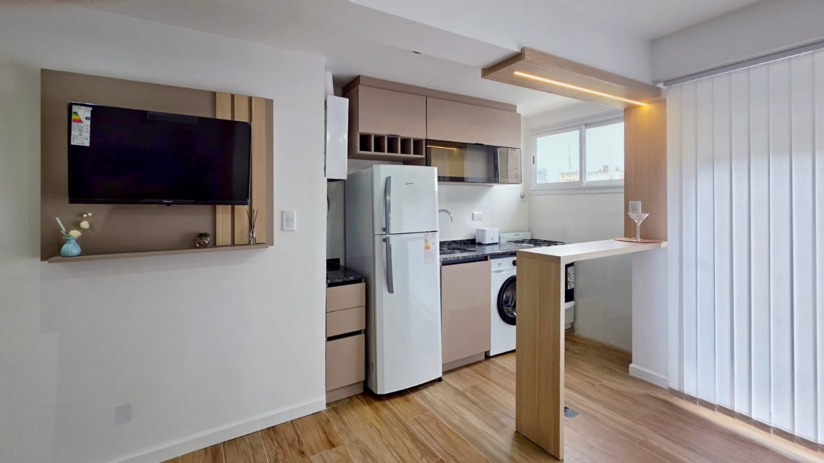 VENTA DE DEPARTAMENTO TOTALMENTE AMOBLADO Y RENOVADO | EXCELENTE UBICACION