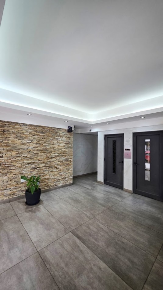 VENTA DE DEPARTAMENTO TOTALMENTE AMOBLADO Y RENOVADO | EXCELENTE UBICACION