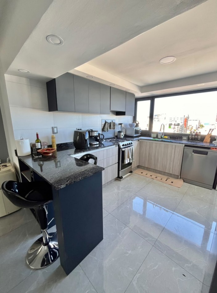 VENTA DE DEPARTAMENTO DE TRES AMBIENTES VISTA PANORAMICA CONN BALCON TERRAZA