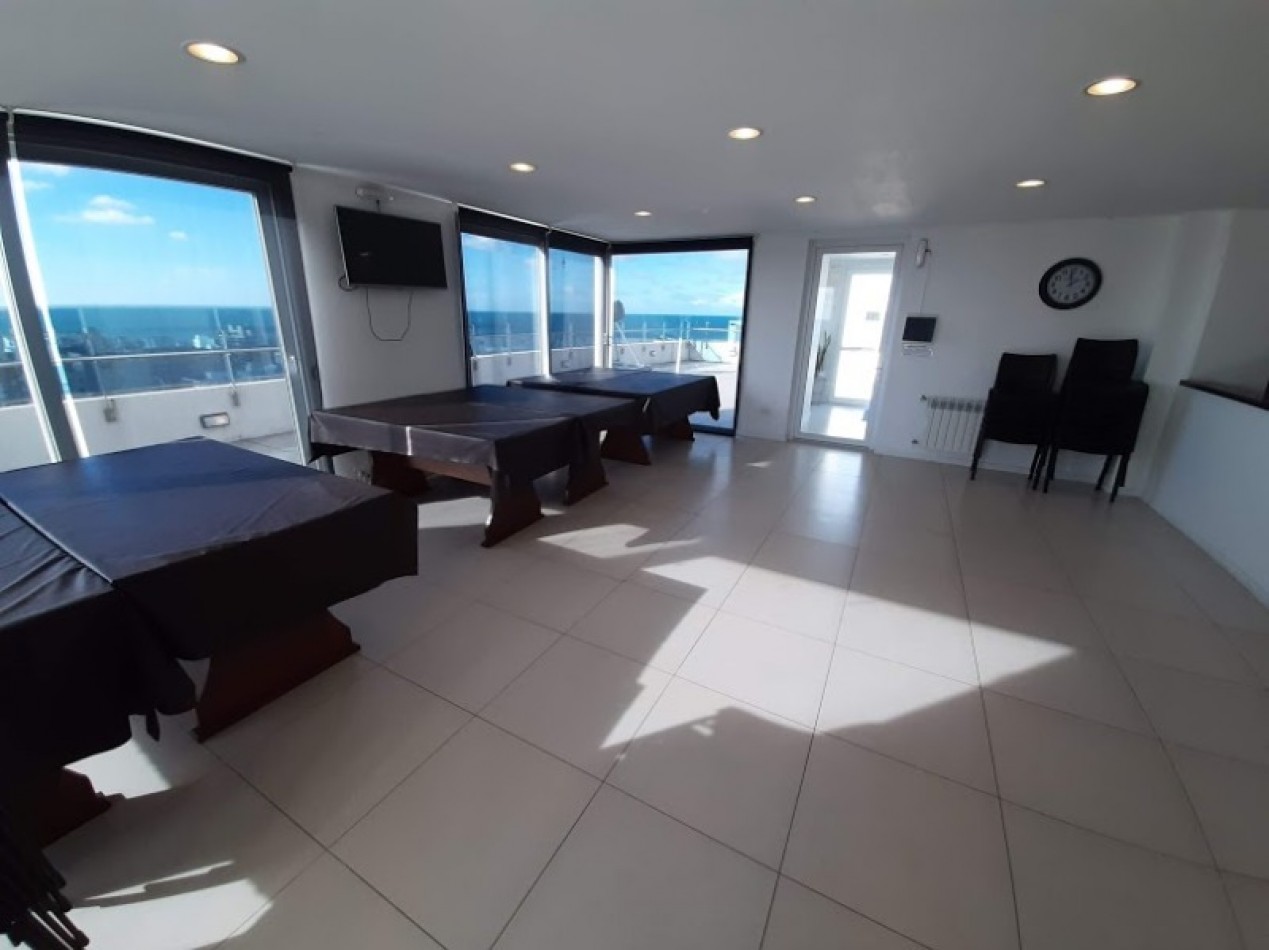 Semipiso de 3 Amb. Edificio Boghos, reciclado c/cochera, La Perla, Mar del Plata.