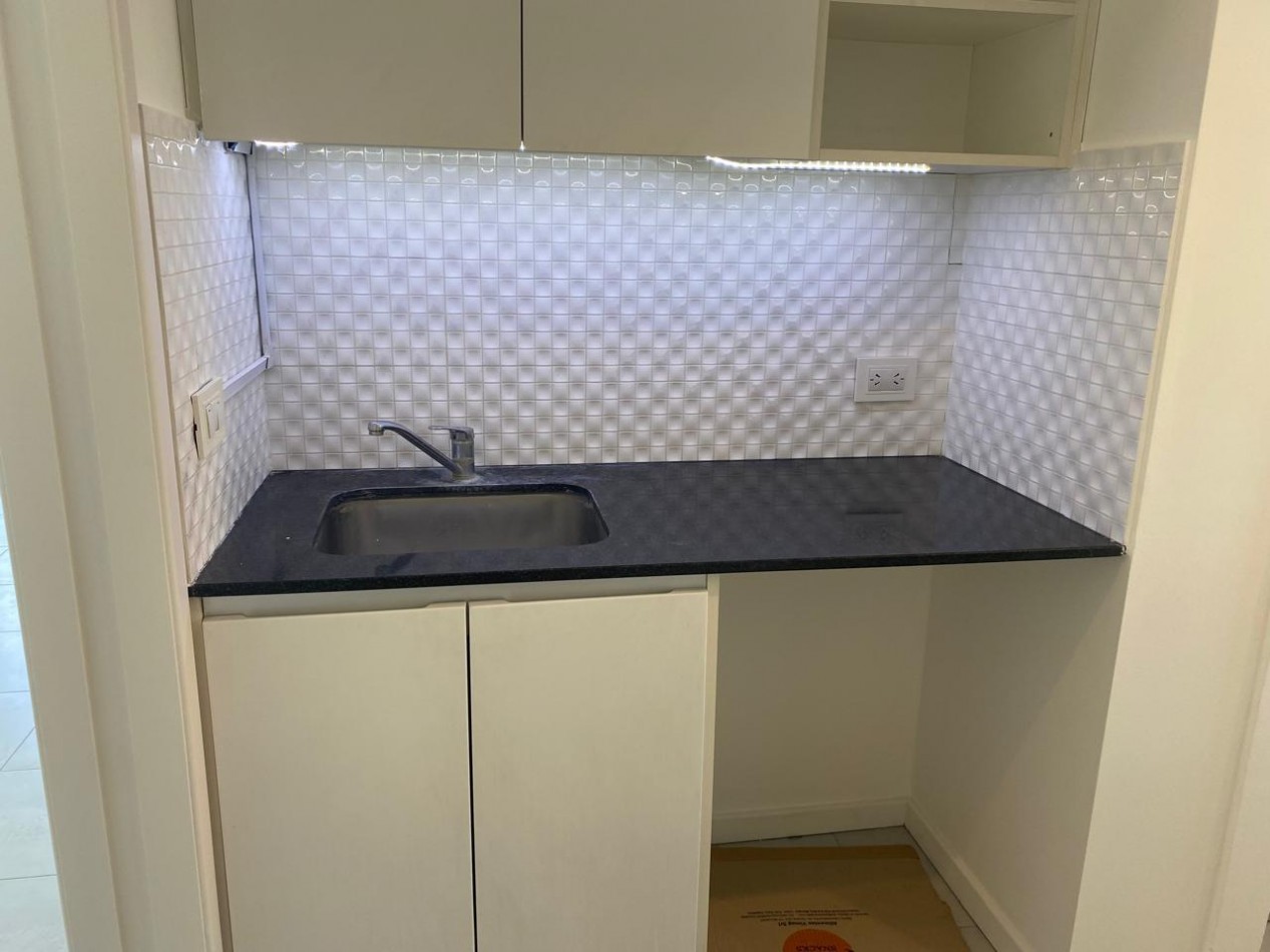 Semipiso de 3 Amb. Edificio Boghos, reciclado c/cochera, La Perla, Mar del Plata.