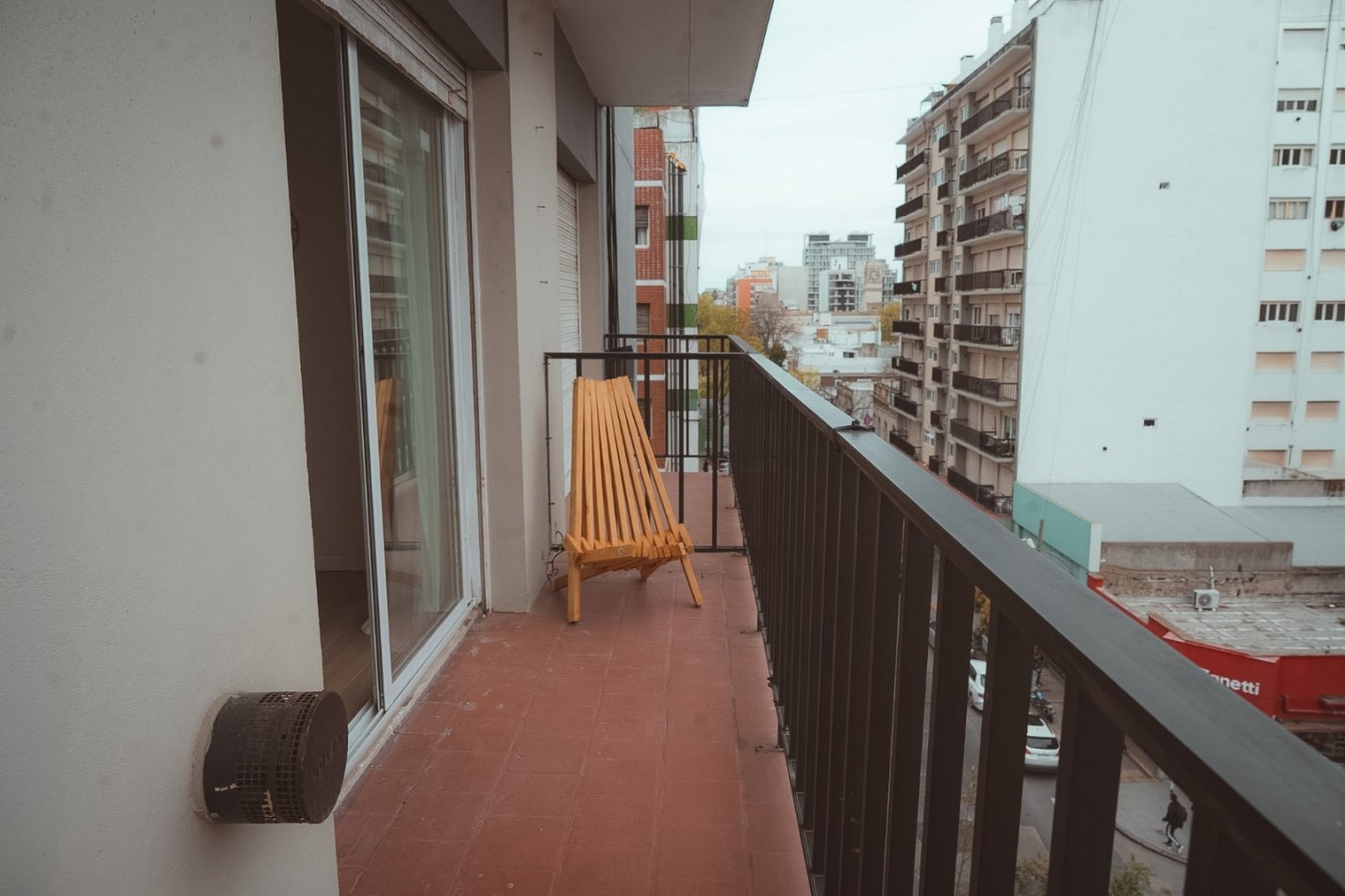 Hermoso Monoambiente Reciclado y Amoblado, con Balcon saliente, Aldrey, Mar del Plata.