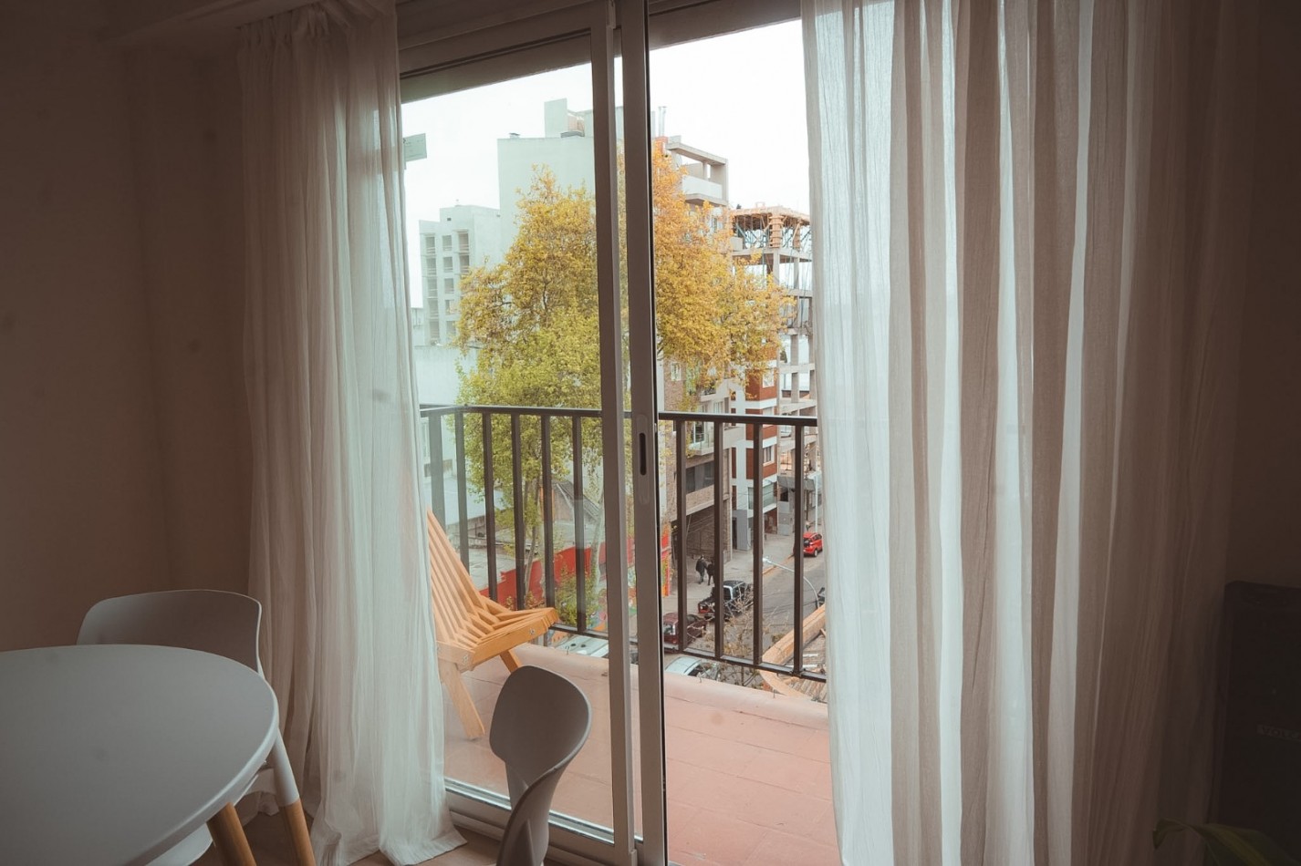 Hermoso Monoambiente Reciclado y Amoblado, con Balcon saliente, Aldrey, Mar del Plata.