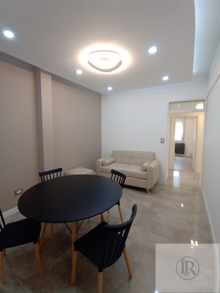 Departamento de 2 Amb c/dependencias con Balcon terraza a la calle, Centro de Mar del Plata