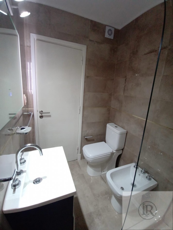 Departamento de 2 Amb c/dependencias con Balcon terraza a la calle, Centro de Mar del Plata