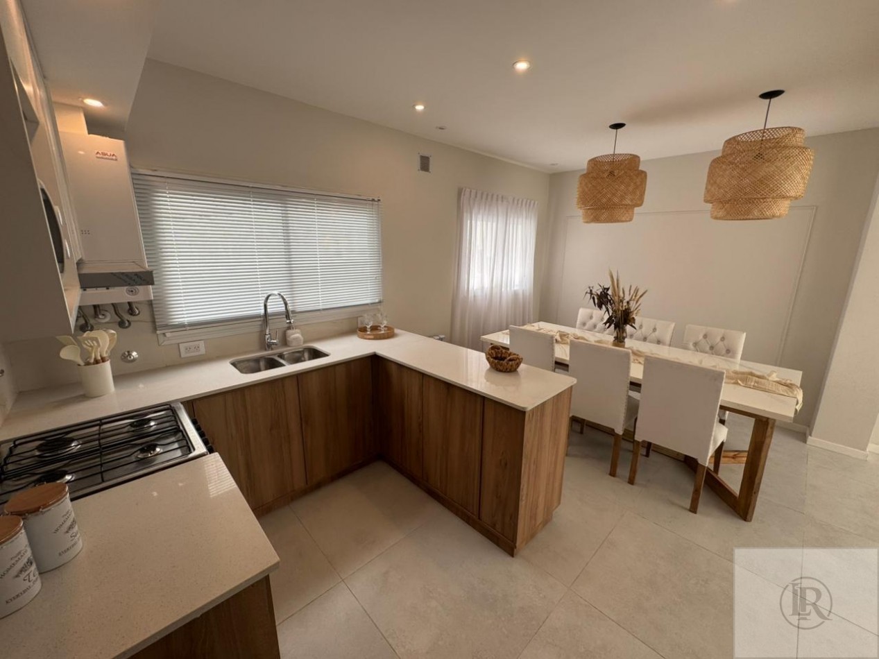 Chalet en PH de 4 amb. con cochera doble, Chauvin, Mar del Plata