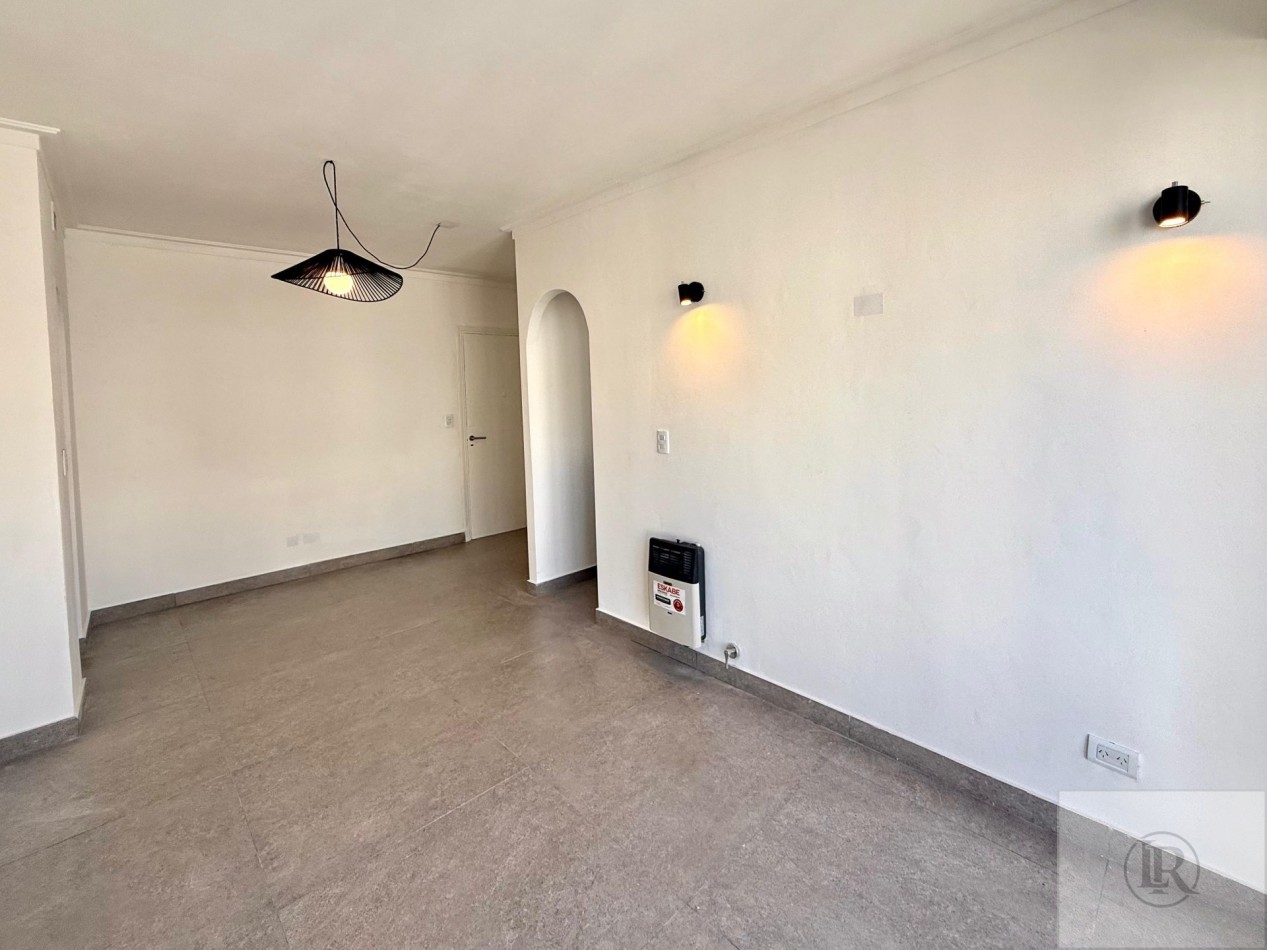 Departamento de 2 amb, a la calle, reciclado, zona Aldrey, Mar del Plata