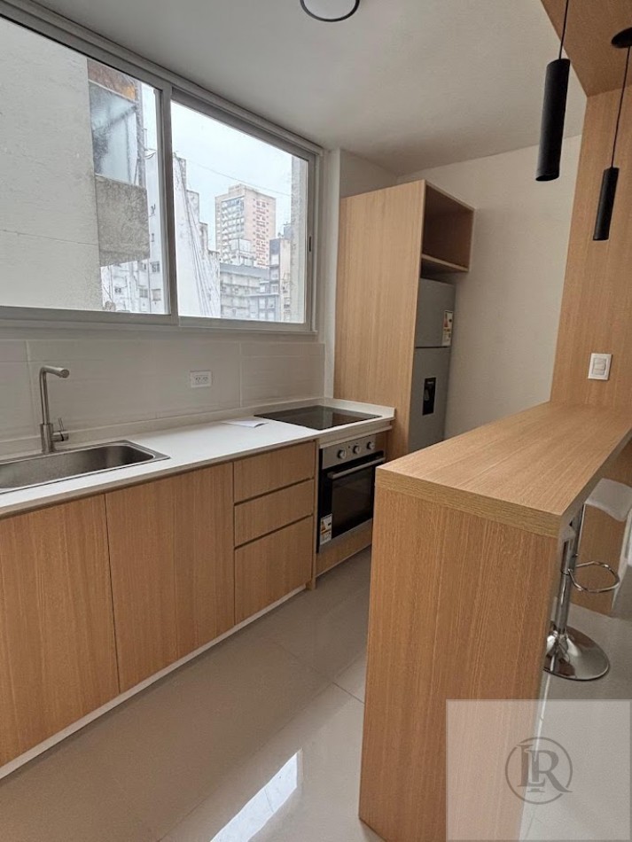 VENTA DE 3 AMBIENTES CON DEPENDENCIA TOTALMENTE RECICLADO Y AMOBLADO 