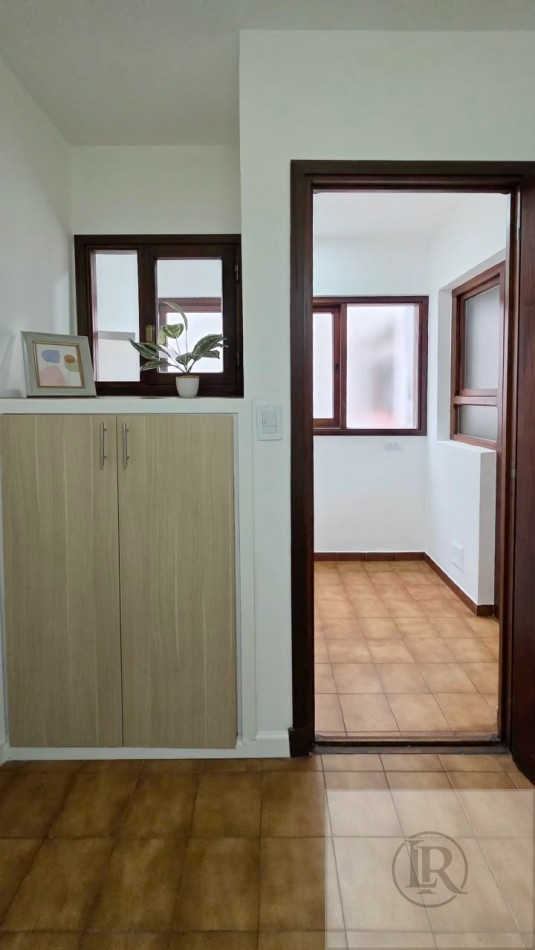venta de dos ambientes al frente con dependencia y bhalcon a la calle 