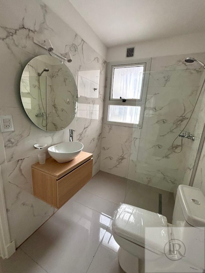 VENTA DE 3 AMBIENTES CON DEPENDENCIA TOTALMENTE RECICLADO Y AMOBLADO 