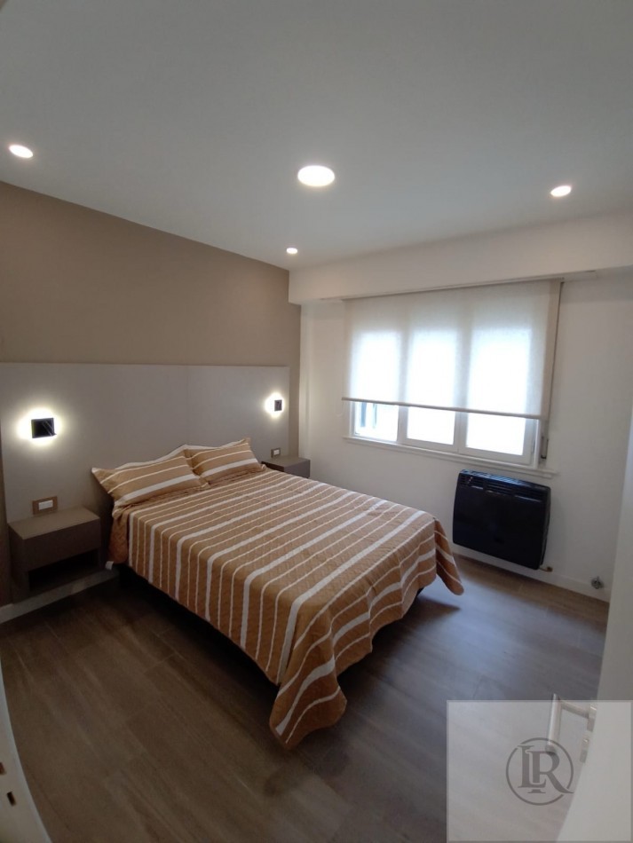 Departamento de 2 Amb c/dependencias con Balcon terraza a la calle, Centro de Mar del Plata