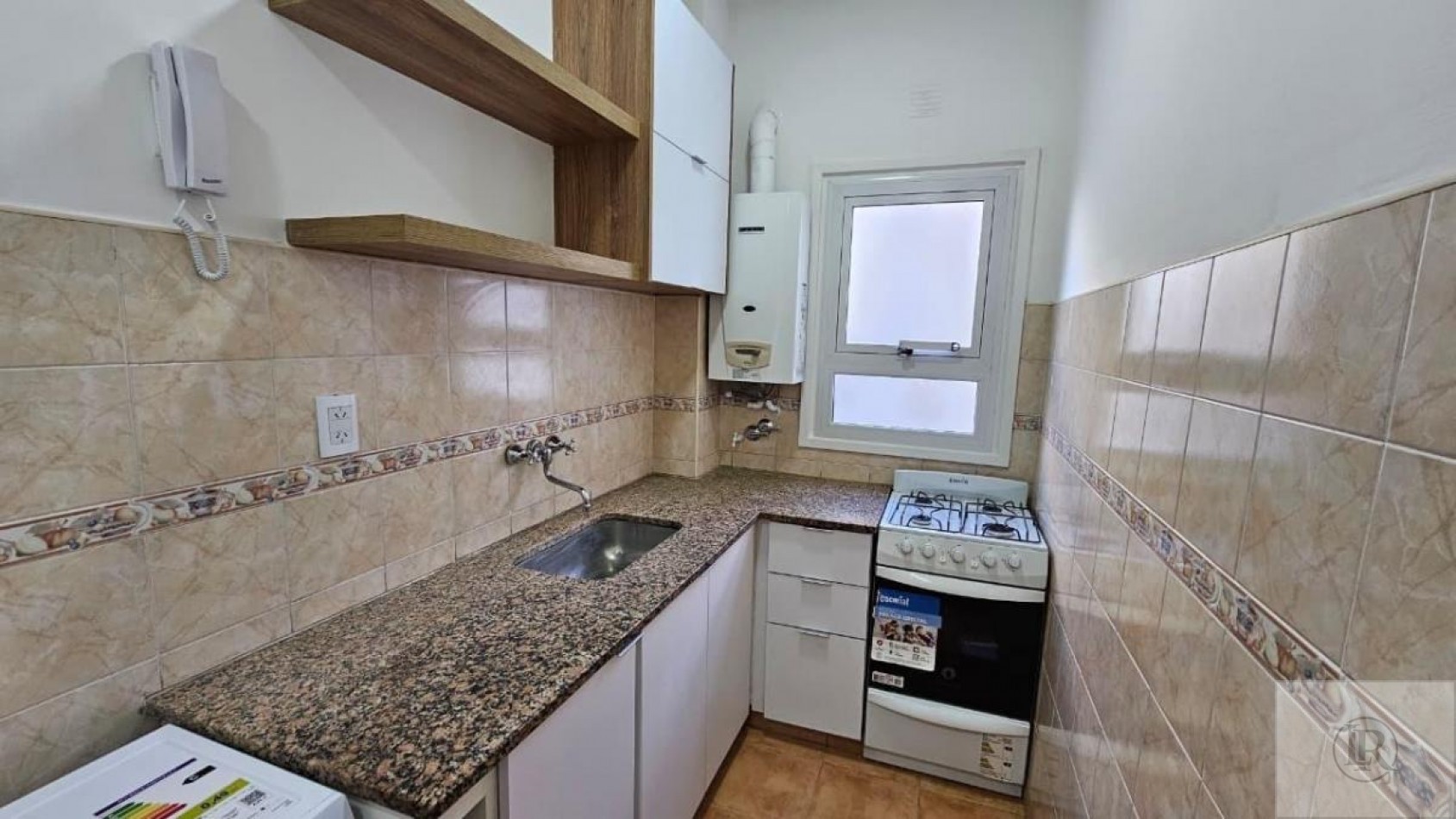 VENTA DE MONOAMBIENTE IMPECABLE LISTO PARA ENTRAR A VIVIR PROXIMO A PLAZA COLON 