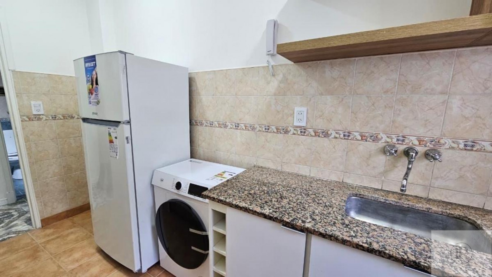 VENTA DE MONOAMBIENTE IMPECABLE LISTO PARA ENTRAR A VIVIR PROXIMO A PLAZA COLON 