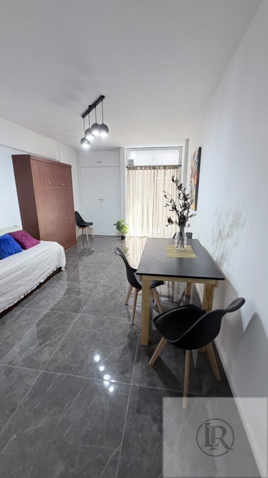 Monoambiente en Guemes, reciclado a nuevo, amoblado y decorado c/balcon saliente, Mar del Plata