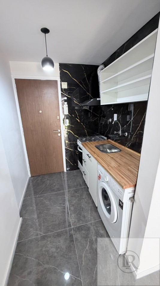 Monoambiente en Guemes, reciclado a nuevo, amoblado y decorado c/balcon saliente, Mar del Plata