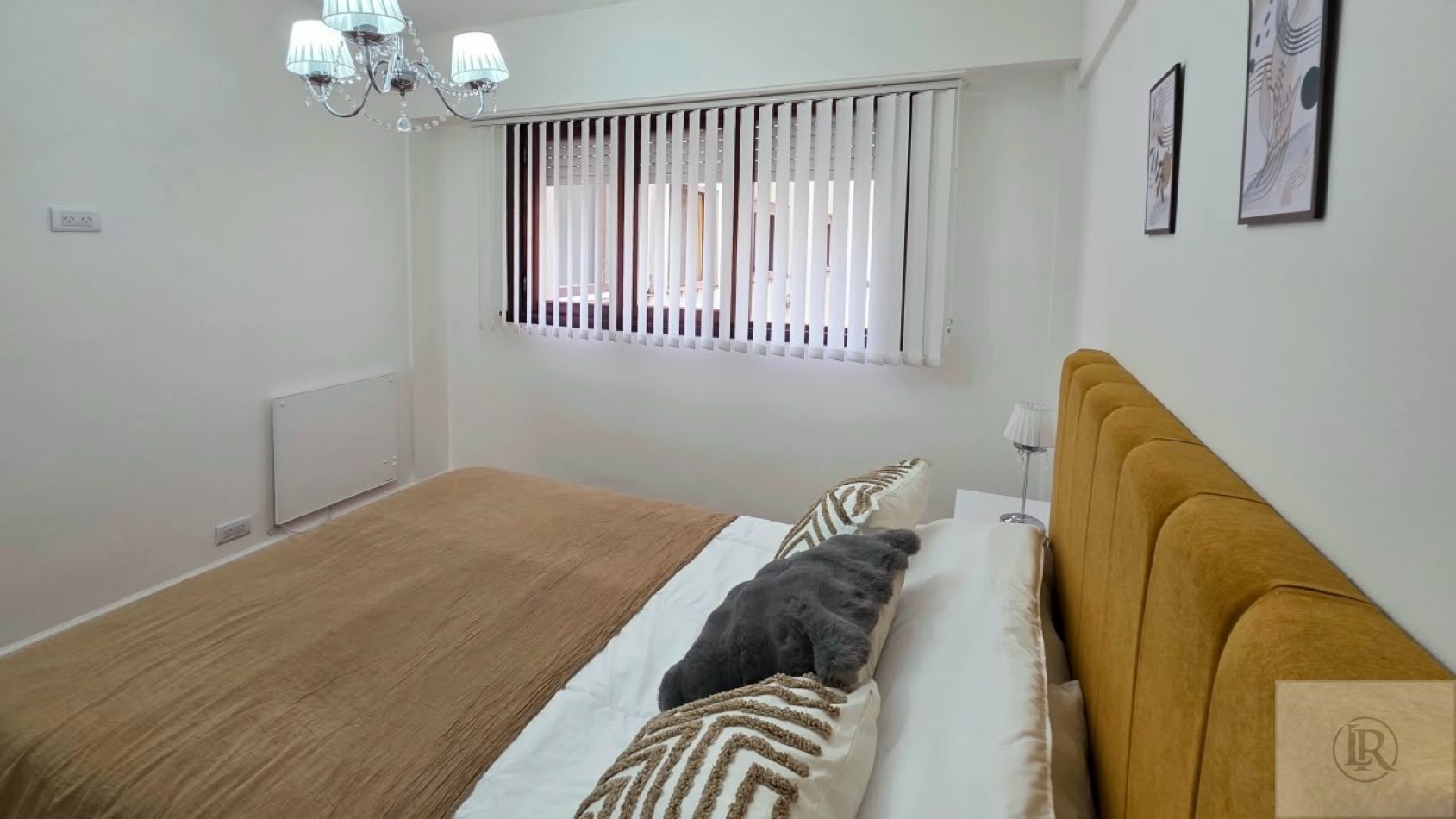 venta de dos ambientes al frente con dependencia y bhalcon a la calle 