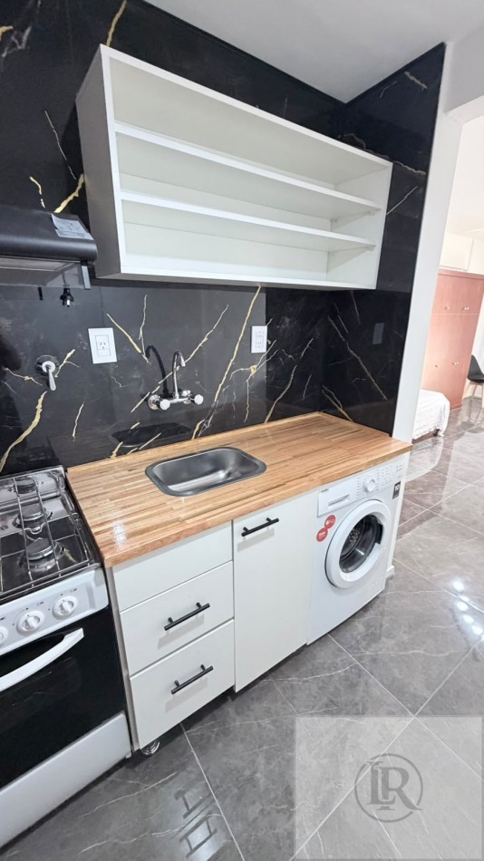 Monoambiente en Guemes, reciclado a nuevo, amoblado y decorado c/balcon saliente, Mar del Plata