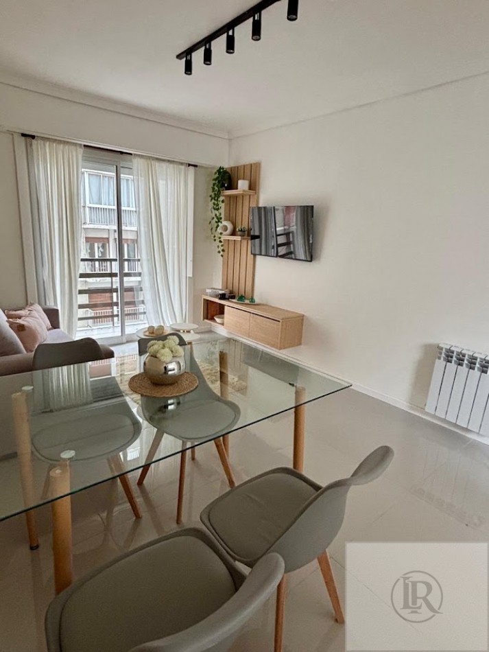 VENTA DE 3 AMBIENTES CON DEPENDENCIA TOTALMENTE RECICLADO Y AMOBLADO 