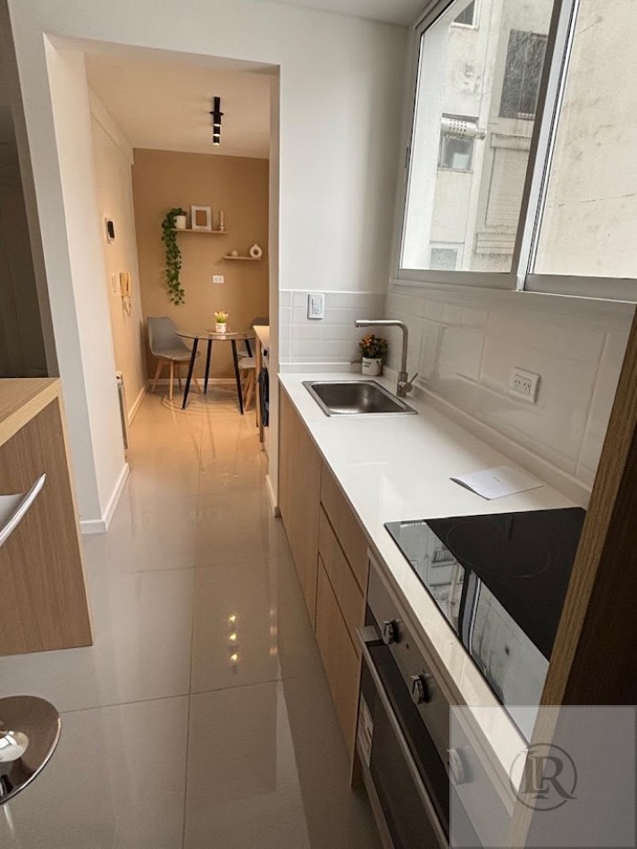 VENTA DE 3 AMBIENTES CON DEPENDENCIA TOTALMENTE RECICLADO Y AMOBLADO 