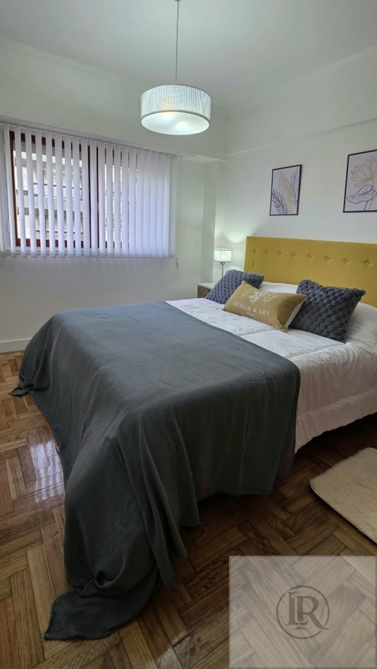 venta de tres ambientes con balcon al frente y cochera fija 