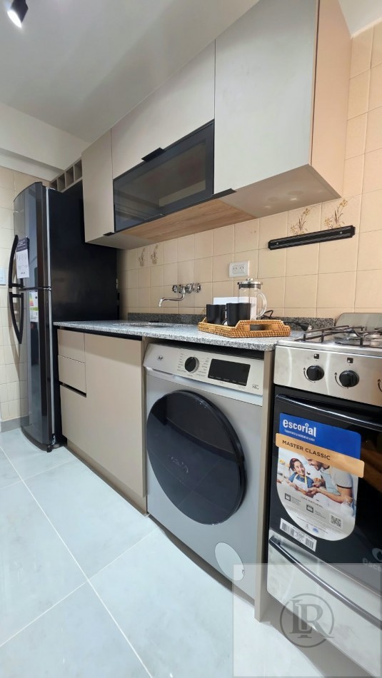 venta de tres ambientes con balcon al frente y cochera fija 