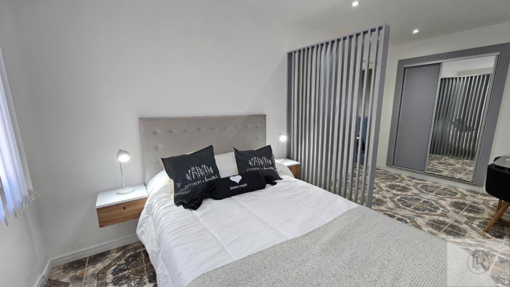 VENTA DE MONOAMBIENTE IMPECABLE LISTO PARA ENTRAR A VIVIR PROXIMO A PLAZA COLON 