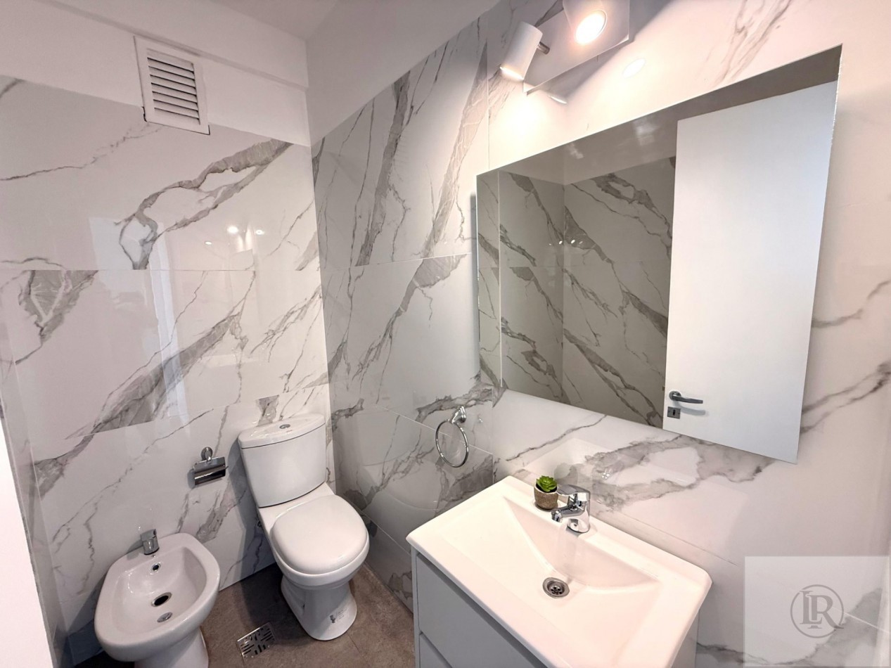 Departamento de 2 amb, a la calle, reciclado, zona Aldrey, Mar del Plata