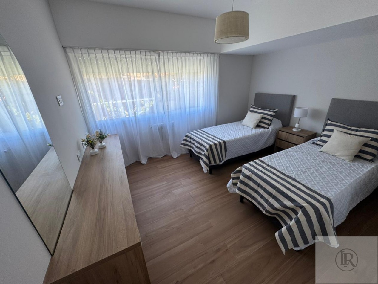 Chalet en PH de 4 amb. con cochera doble, Chauvin, Mar del Plata