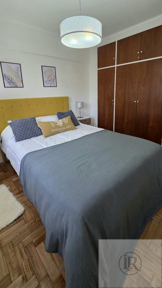 venta de tres ambientes con balcon al frente y cochera fija 