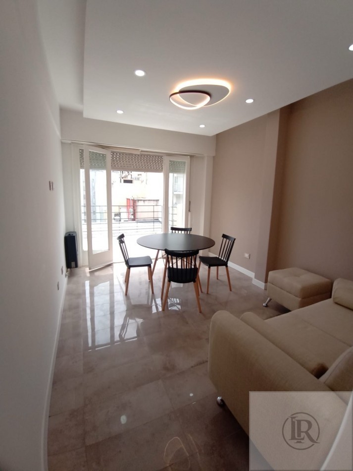 Departamento de 2 Amb c/dependencias con Balcon terraza a la calle, Centro de Mar del Plata