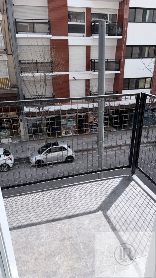 Monoambiente en Guemes, reciclado a nuevo, amoblado y decorado c/balcon saliente, Mar del Plata